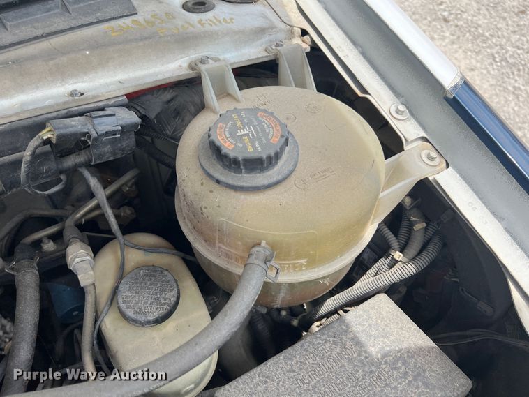 image for item JX9291 2001 Ford E450 Super Duty  ambulance