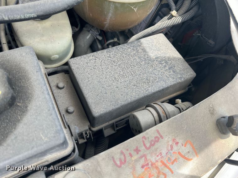 image for item JX9291 2001 Ford E450 Super Duty  ambulance