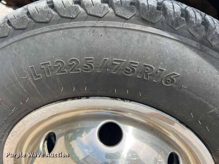 image for item JX9291 2001 Ford E450 Super Duty  ambulance