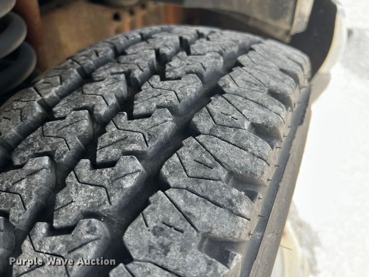 image for item JX9291 2001 Ford E450 Super Duty  ambulance