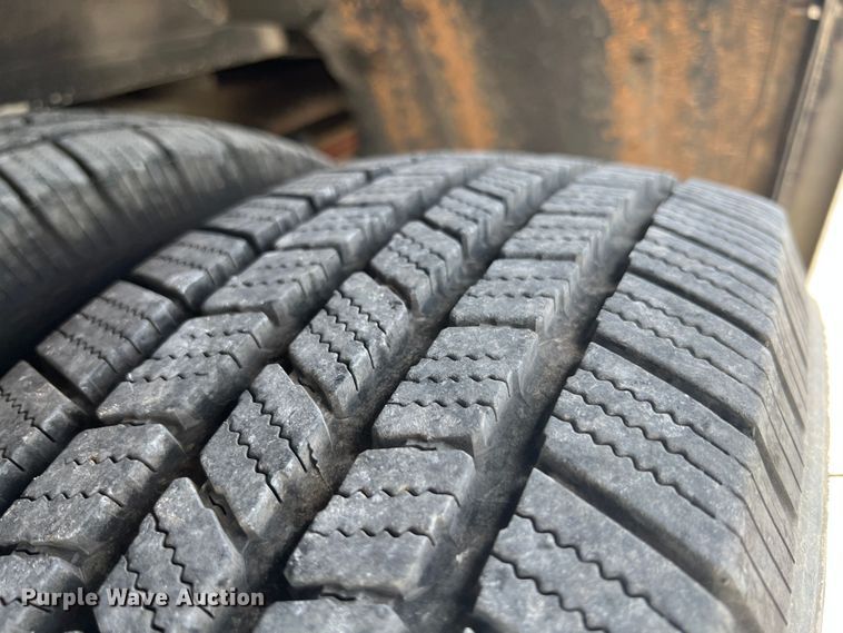 image for item JX9291 2001 Ford E450 Super Duty  ambulance