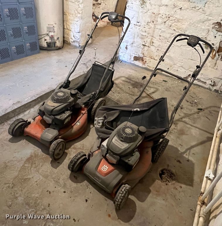 image for item JX9293 (2) lawn mowers