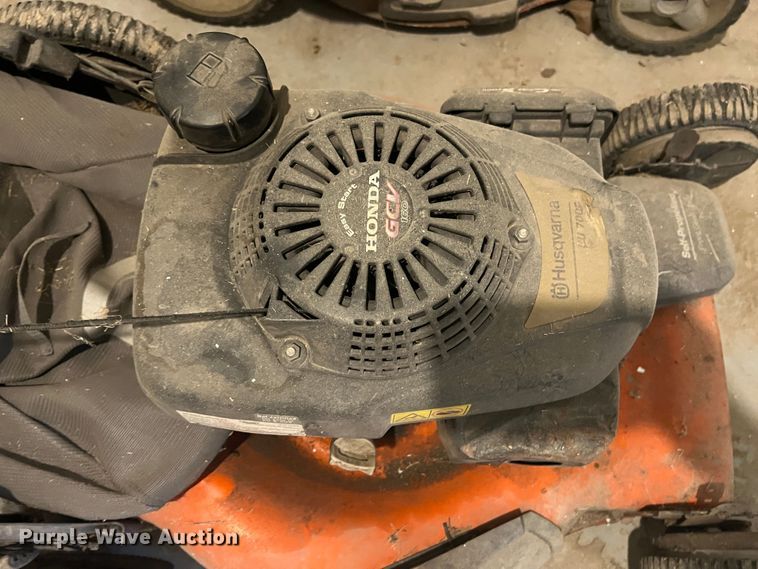 image for item JX9293 (2) lawn mowers