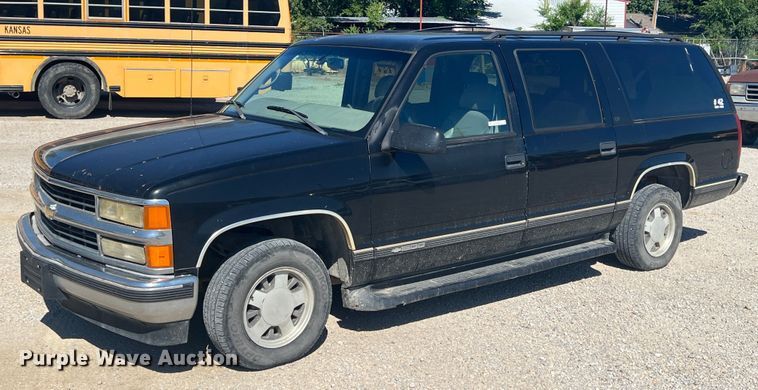 image for item JX9298 1999 Chevrolet Suburban 1500  SUV