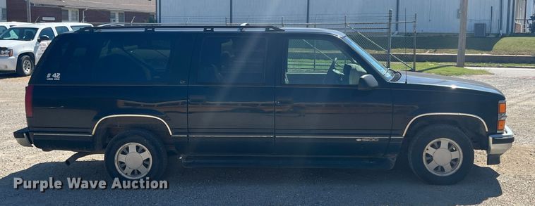 image for item JX9298 1999 Chevrolet Suburban 1500  SUV
