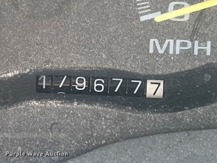 image for item JX9298 1999 Chevrolet Suburban 1500  SUV