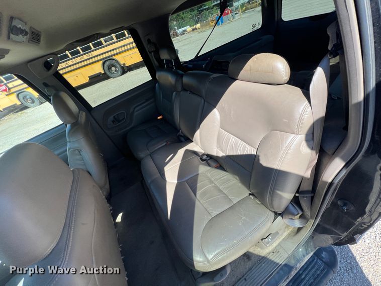 image for item JX9298 1999 Chevrolet Suburban 1500  SUV