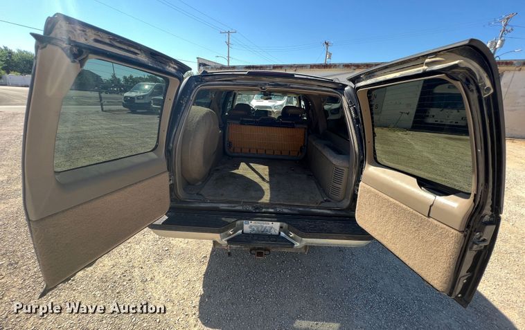 image for item JX9298 1999 Chevrolet Suburban 1500  SUV