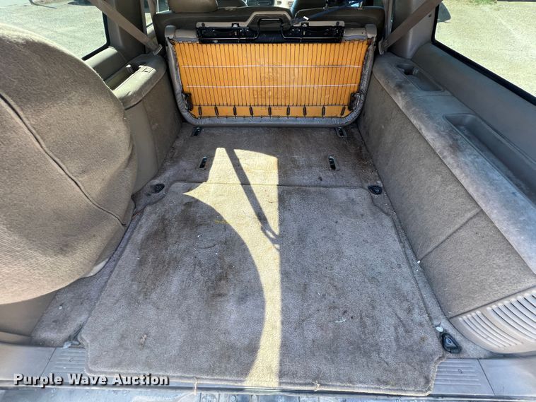 image for item JX9298 1999 Chevrolet Suburban 1500  SUV