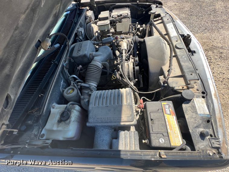 image for item JX9298 1999 Chevrolet Suburban 1500  SUV