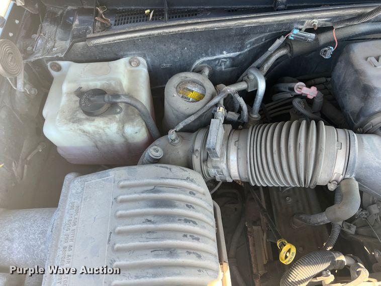 image for item JX9298 1999 Chevrolet Suburban 1500  SUV