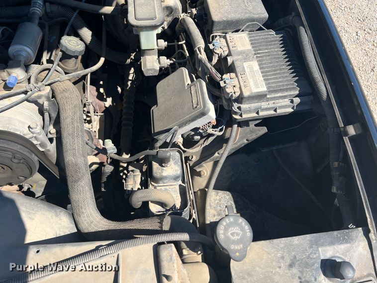 image for item JX9298 1999 Chevrolet Suburban 1500  SUV