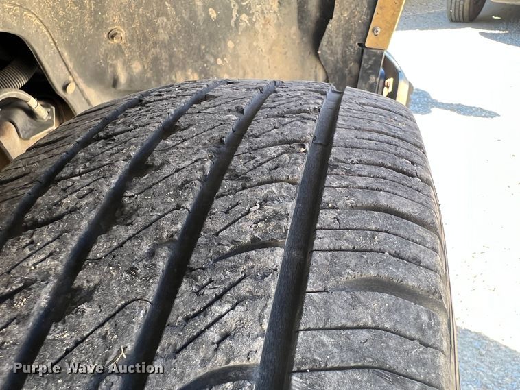 image for item JX9298 1999 Chevrolet Suburban 1500  SUV