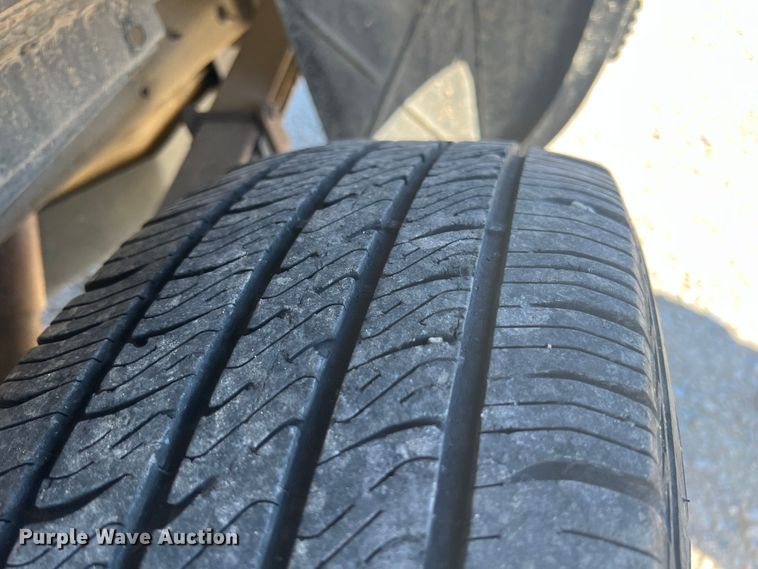 image for item JX9298 1999 Chevrolet Suburban 1500  SUV