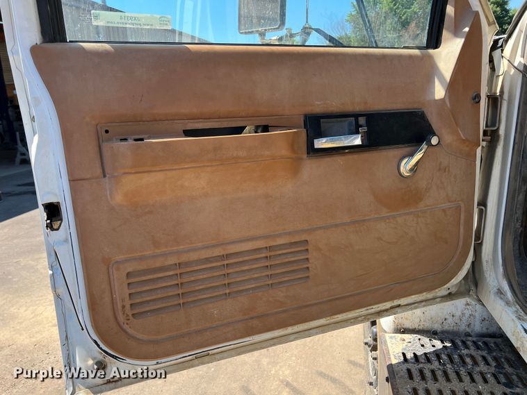 image for item JX9314 1991 Chevrolet Kodiak C5500  dump truck