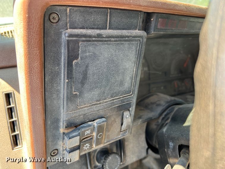 image for item JX9314 1991 Chevrolet Kodiak C5500  dump truck