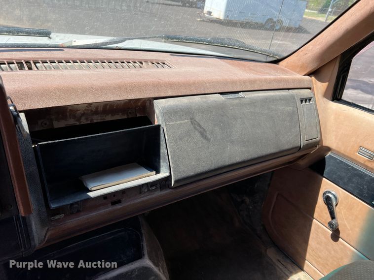 image for item JX9314 1991 Chevrolet Kodiak C5500  dump truck