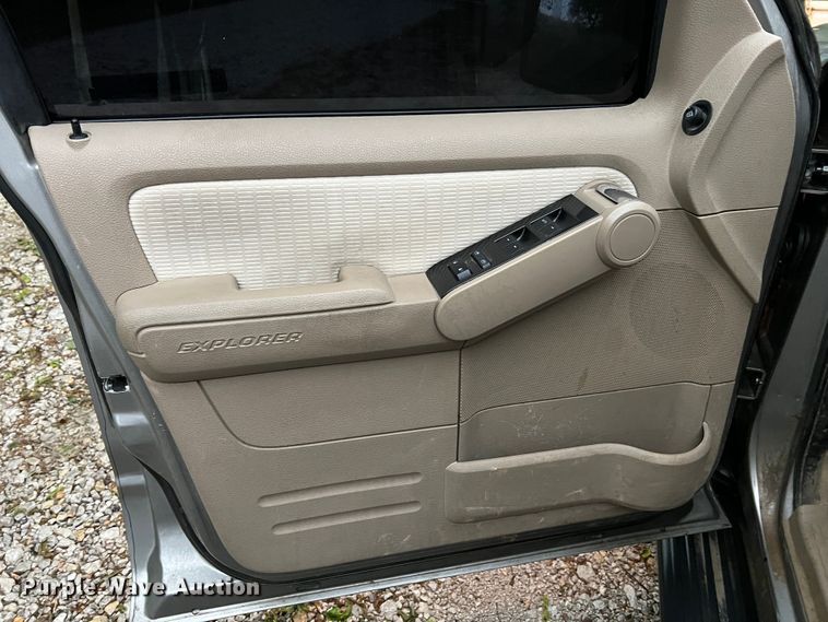 image for item KD9013 2008 Ford Explorer  SUV