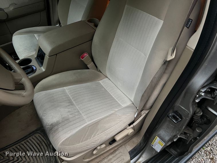 image for item KD9013 2008 Ford Explorer  SUV