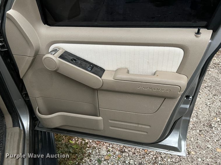 image for item KD9013 2008 Ford Explorer  SUV