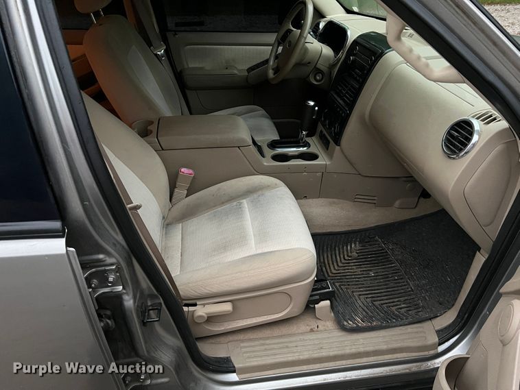 image for item KD9013 2008 Ford Explorer  SUV