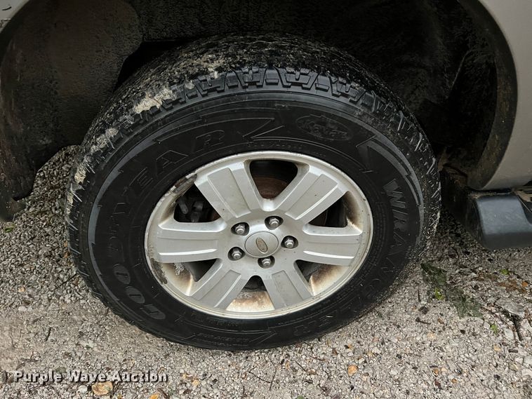 image for item KD9013 2008 Ford Explorer  SUV