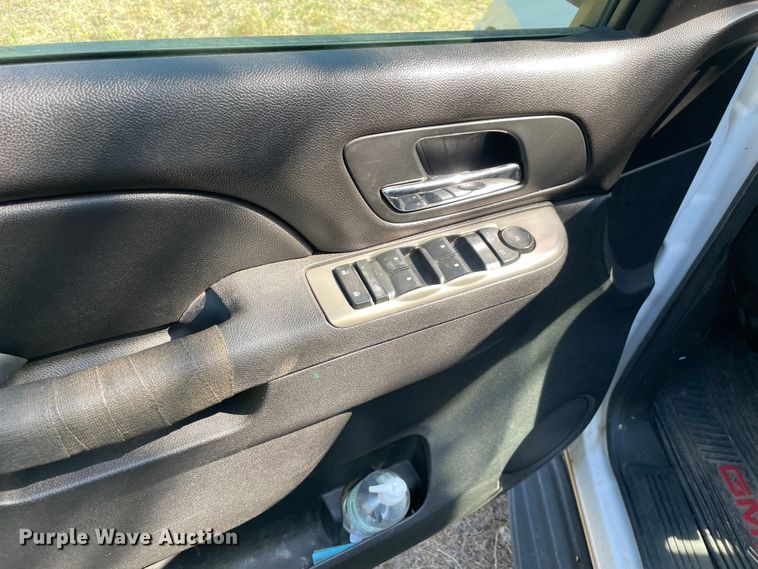 image for item KJ9775 2012 Chevrolet Tahoe Police  SUV