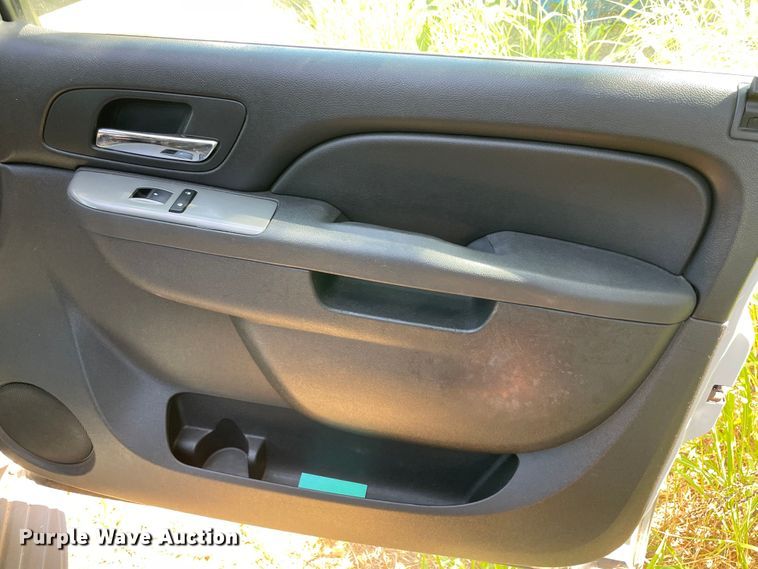 image for item KJ9775 2012 Chevrolet Tahoe Police  SUV