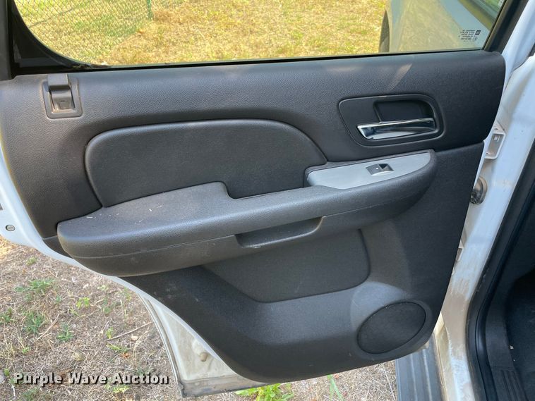 image for item KJ9775 2012 Chevrolet Tahoe Police  SUV