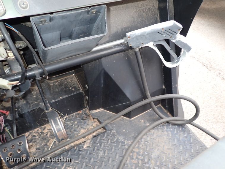 image for item KR9687 2000 Kawasaki Mule  utility vehicle