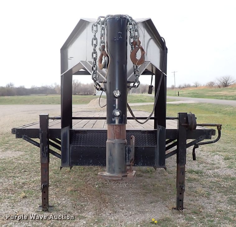 image for item KR9702 2007 Progressive Trailers  equipment trailer