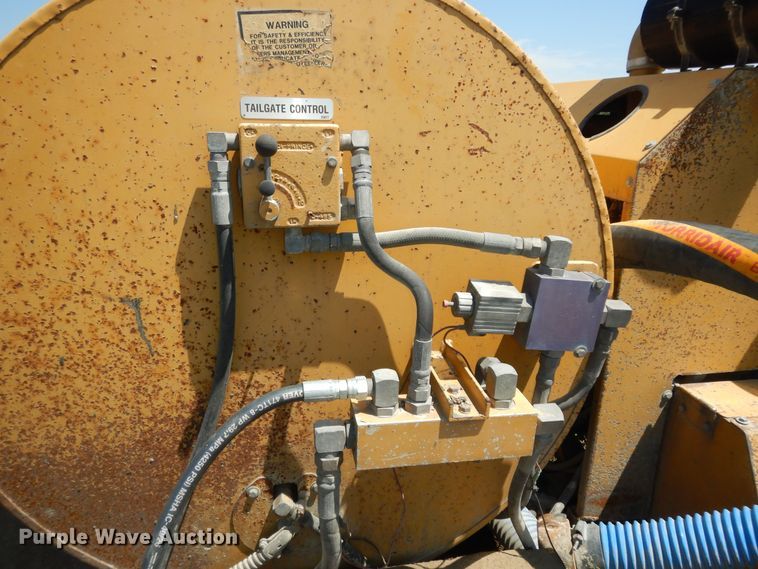 image for item KS9746 Rosco RA2000  pot hole patcher