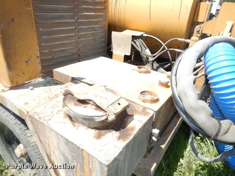 image for item KS9746 Rosco RA2000  pot hole patcher