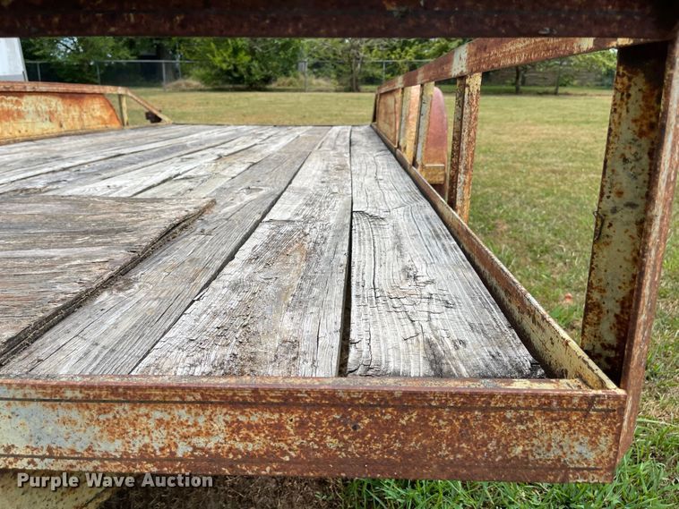 image for item LF9203 1993 Kodiak  utility trailer