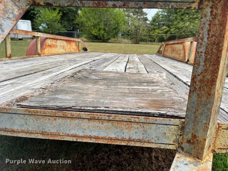 image for item LF9203 1993 Kodiak  utility trailer