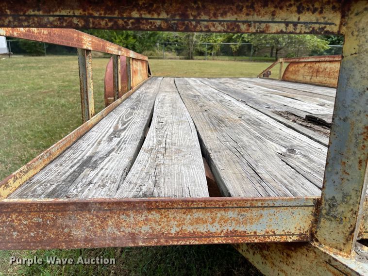 image for item LF9203 1993 Kodiak  utility trailer