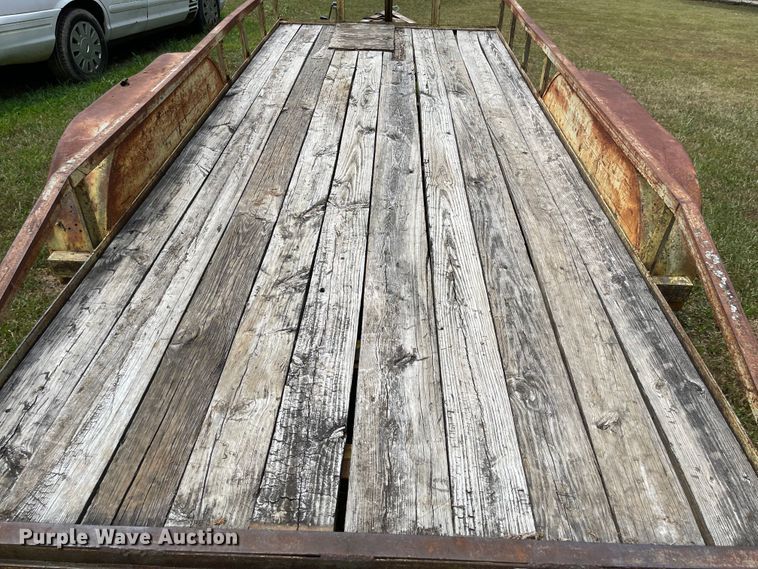 image for item LF9203 1993 Kodiak  utility trailer