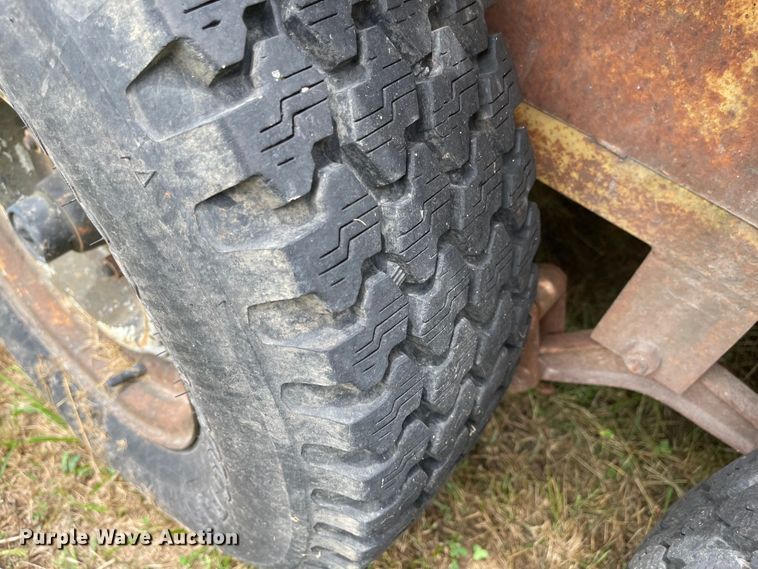 image for item LF9203 1993 Kodiak  utility trailer