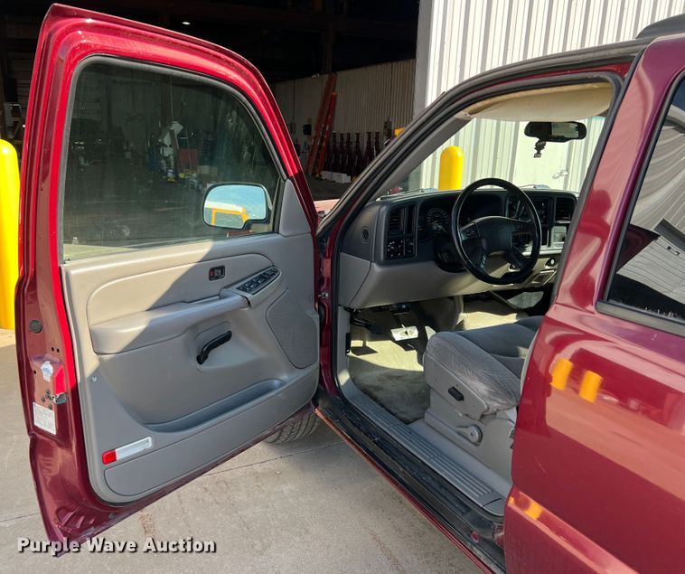 image for item LI9350 2006 Chevrolet Suburban  SUV