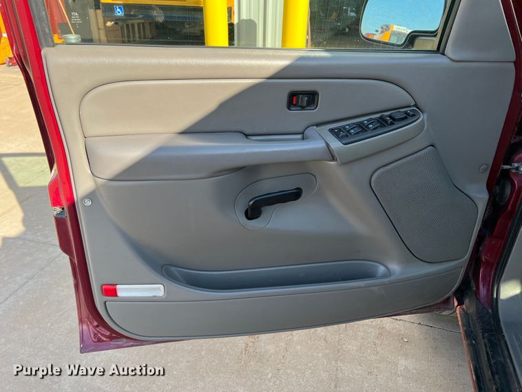 image for item LI9350 2006 Chevrolet Suburban  SUV