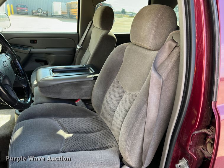 image for item LI9350 2006 Chevrolet Suburban  SUV