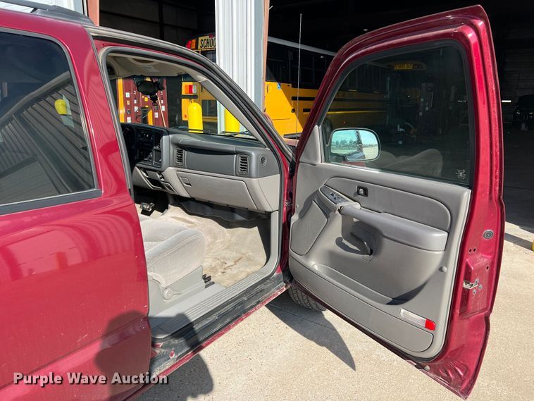 image for item LI9350 2006 Chevrolet Suburban  SUV