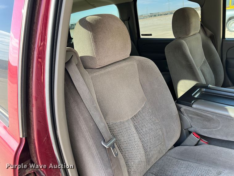 image for item LI9350 2006 Chevrolet Suburban  SUV