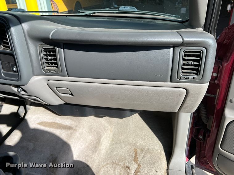 image for item LI9350 2006 Chevrolet Suburban  SUV