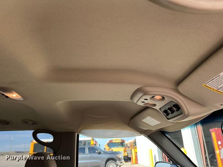 image for item LI9350 2006 Chevrolet Suburban  SUV