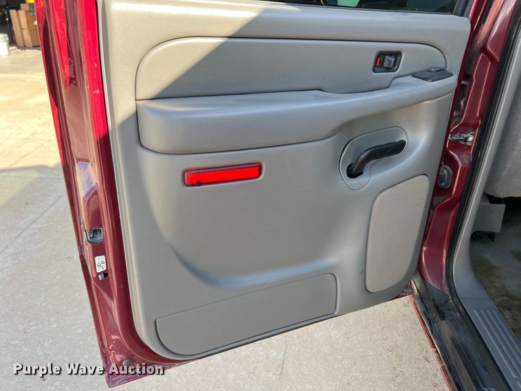 image for item LI9350 2006 Chevrolet Suburban  SUV