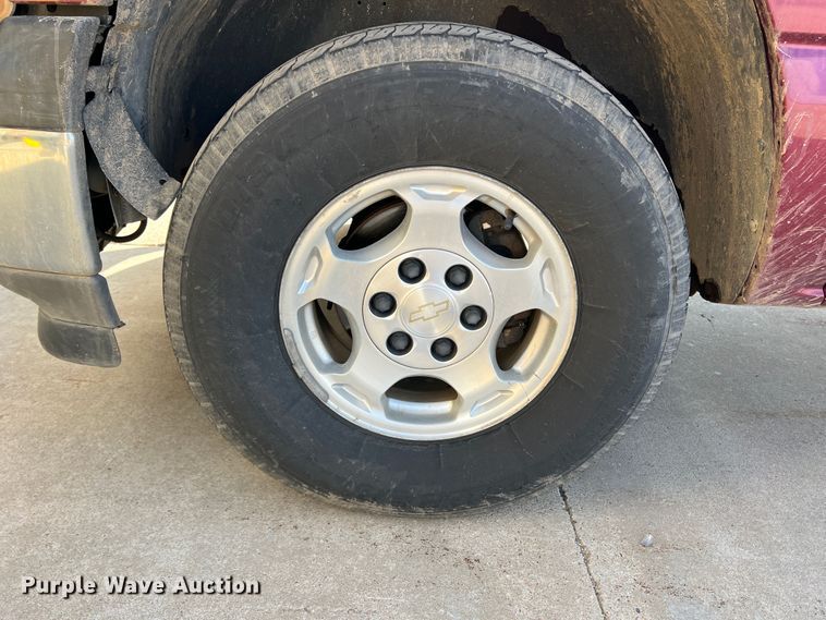 image for item LI9350 2006 Chevrolet Suburban  SUV