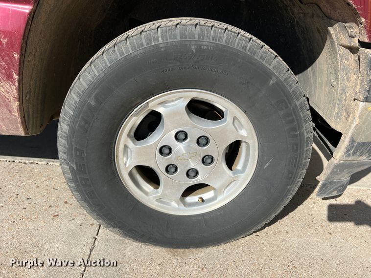 image for item LI9350 2006 Chevrolet Suburban  SUV