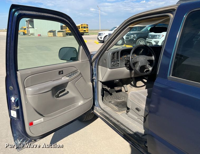 image for item LI9351 2006 Chevrolet Suburban  SUV