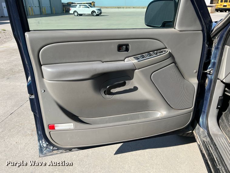 image for item LI9351 2006 Chevrolet Suburban  SUV